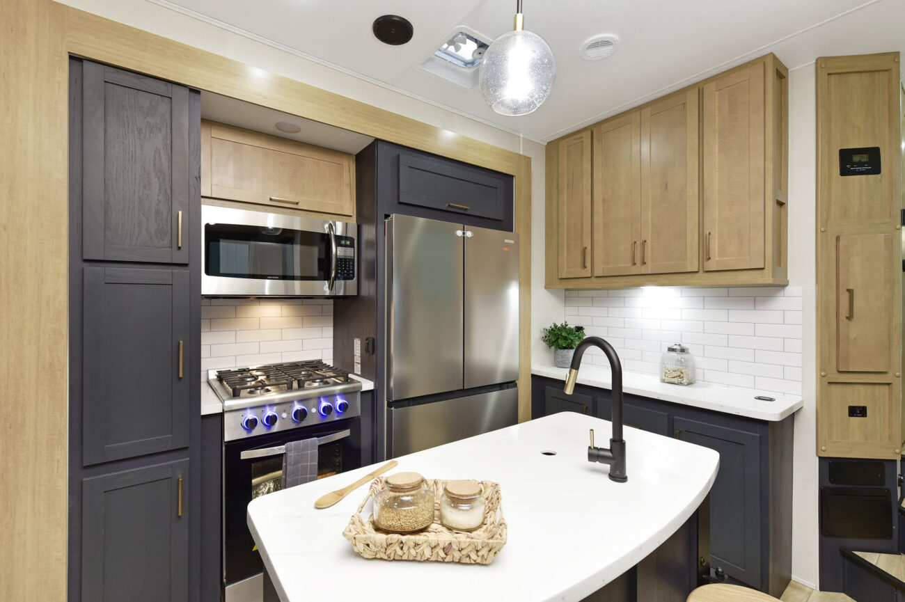 Cyclone 3714 Virtual Tour