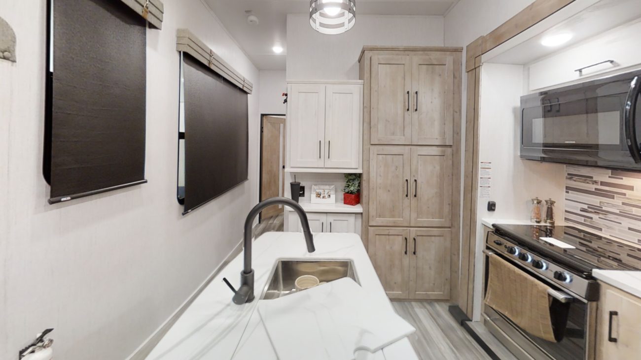Milestone 321RL Virtual Tour