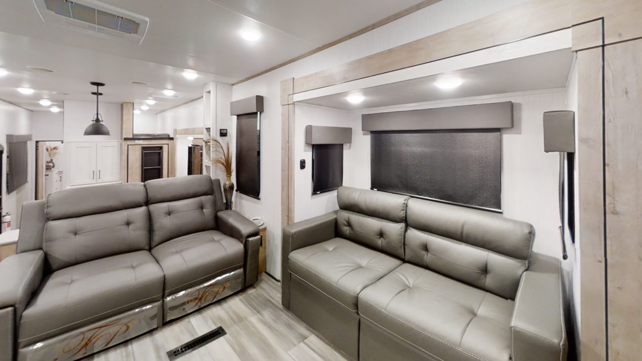 Milestone 370FLMB Virtual Tour