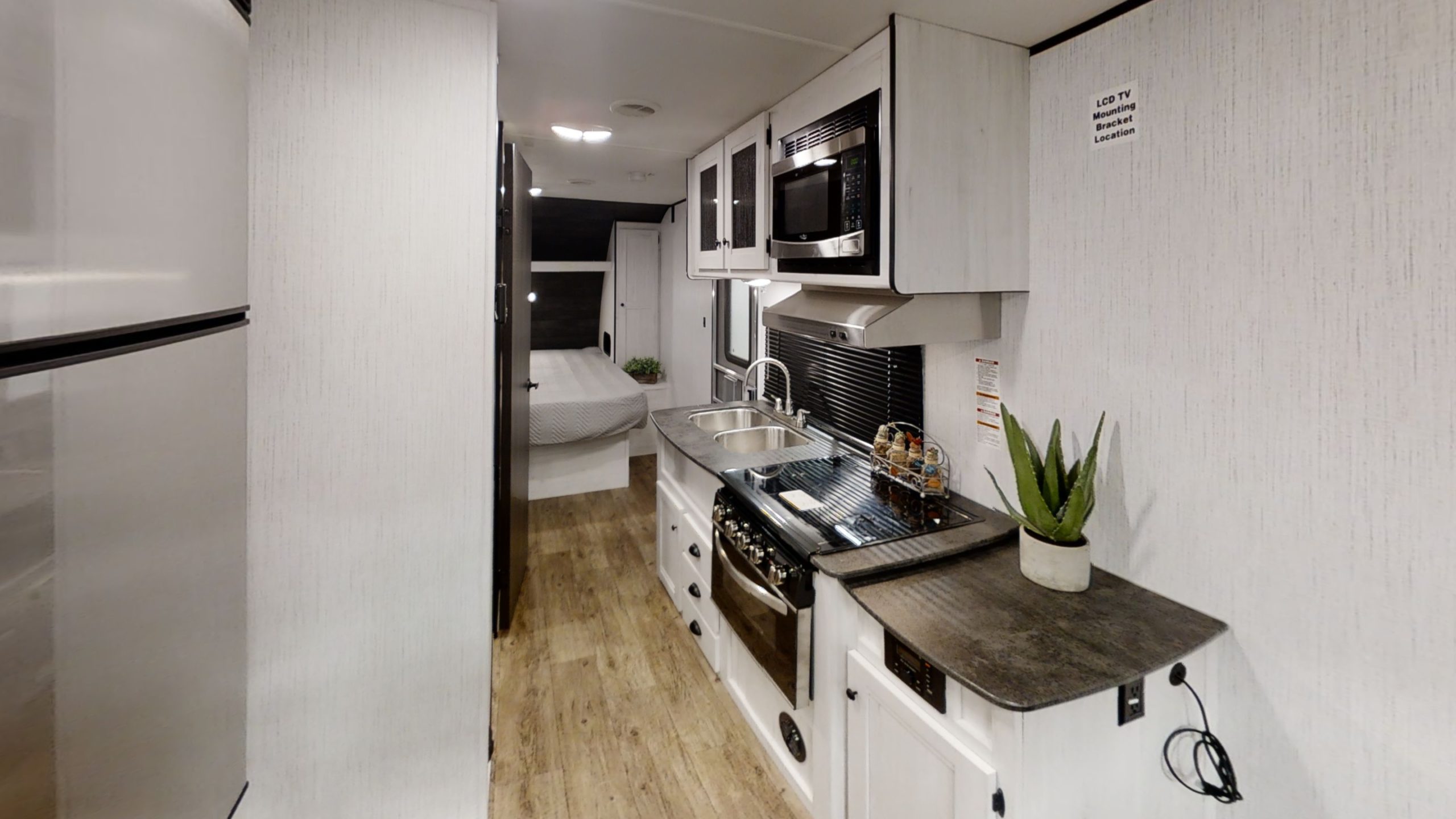 Trail Runner 211RD Virtual Tour