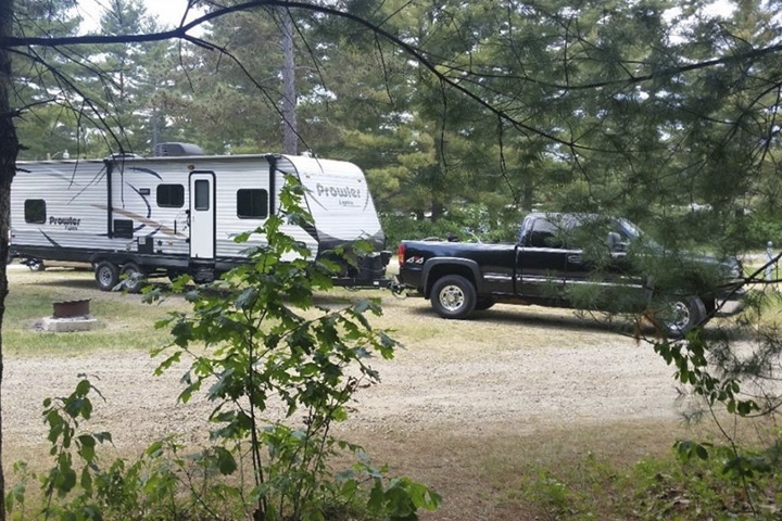 @happycamper_gordon Testimonial Image with RV