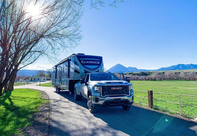 @wanderwhilewecan Testimonial Image with RV