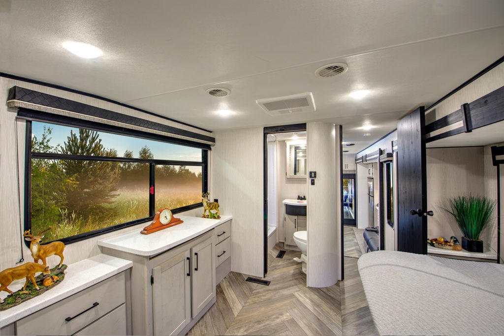 Highlighting RV Interior bedroom in Torque 373