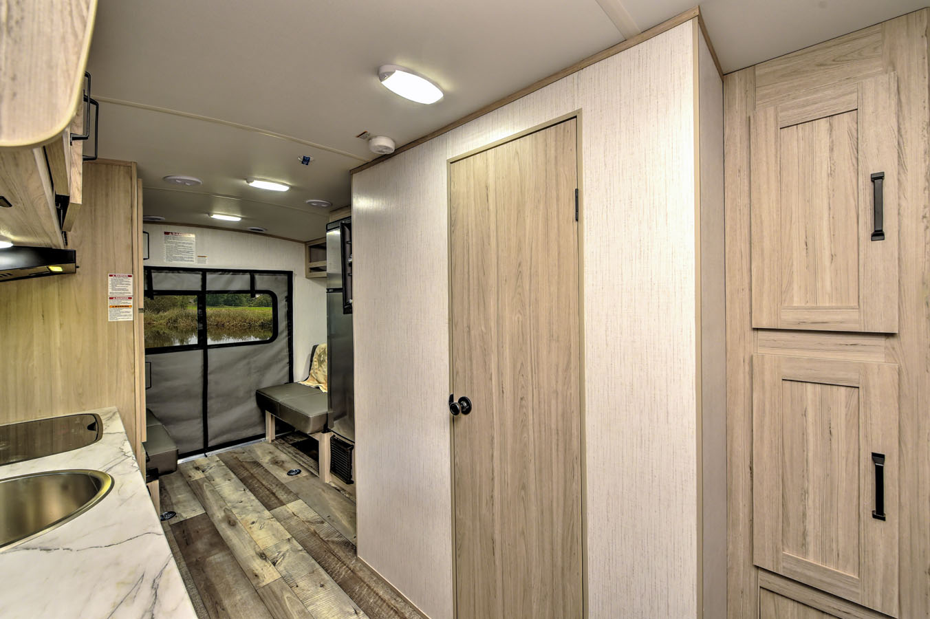 Hatchback opening on the new Sundance 21HB models