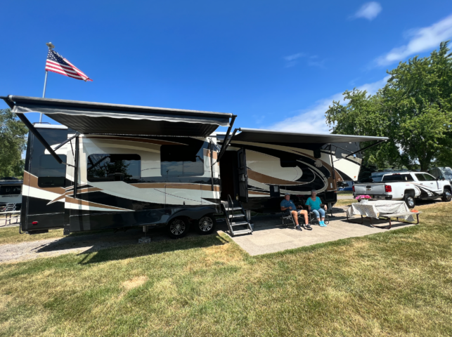 Derald & Sue Keetch Testimonial Image with RV