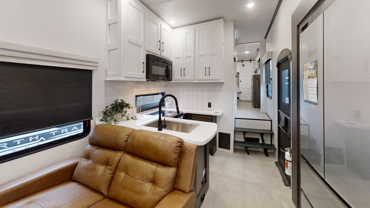 Milestone 380DSL Virtual Tour