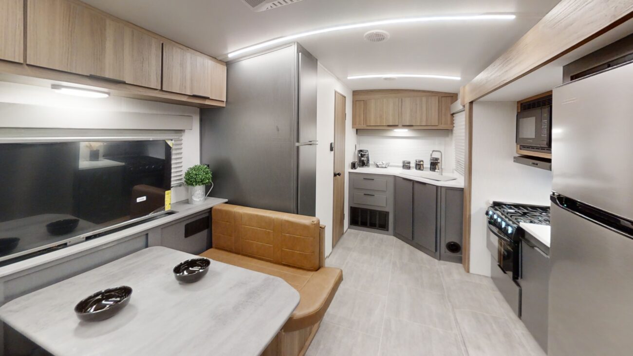Corterra Travel Trailer  22.1ML Virtual Tour
