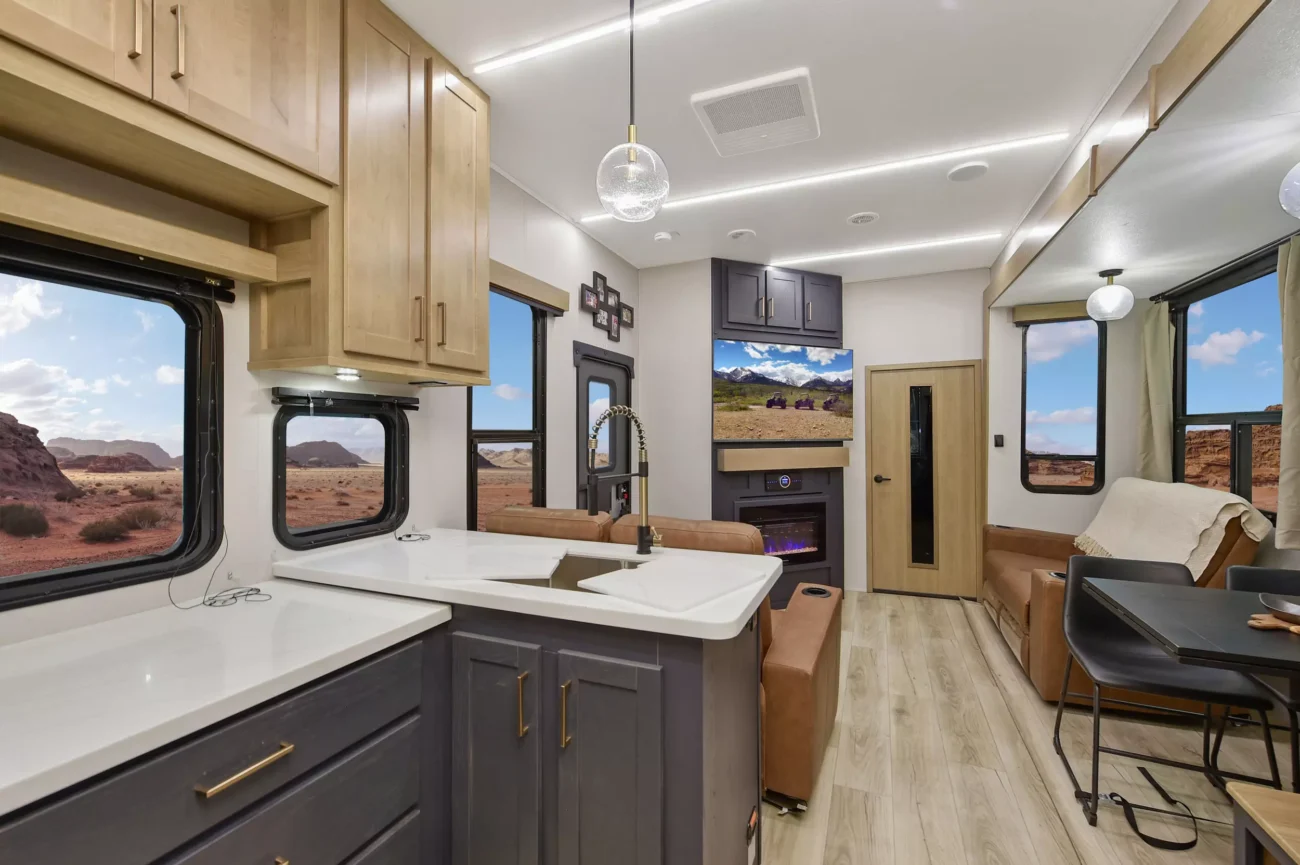 Cyclone 4215 Virtual Tour