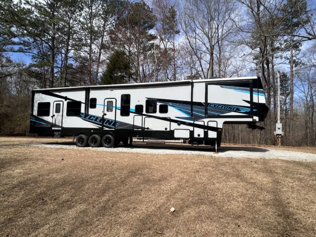Scott and Rokeia Gravley Testimonial Image with RV